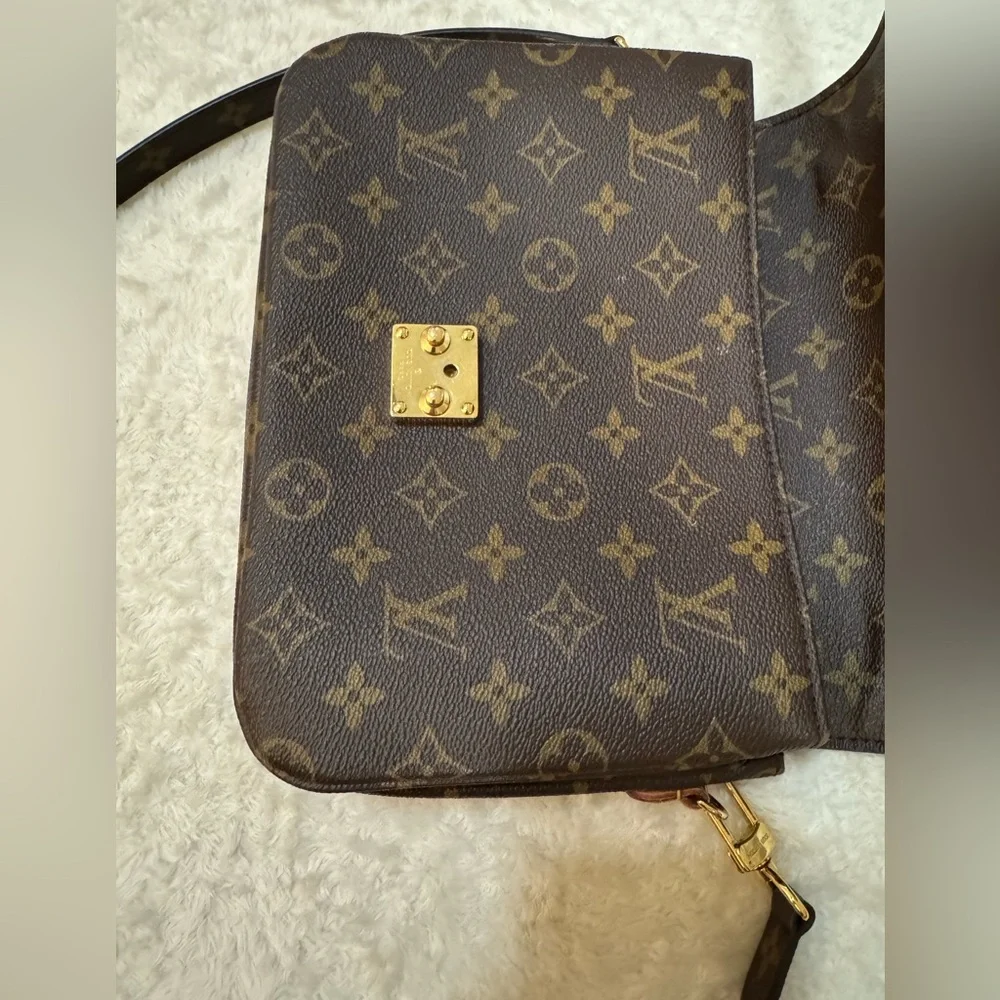 Louis Vuitton Brown Monogram Pochette Métis Crossbody - Picture 11 of 17